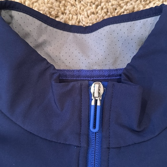 Vineyard Vines 1/4 Zip Fleece - Picture 4 of 6